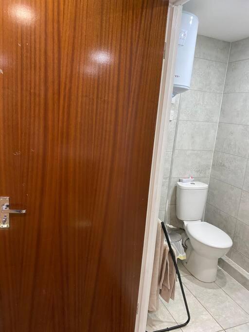 A Spacious Double Bed Studio Stoke-on-Trent Exterior photo